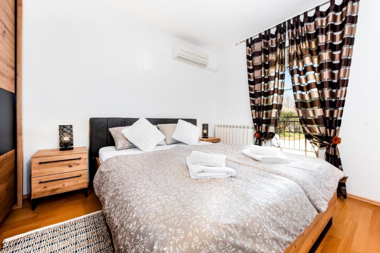 Lea'S Apartment 罗维尼 外观 照片
